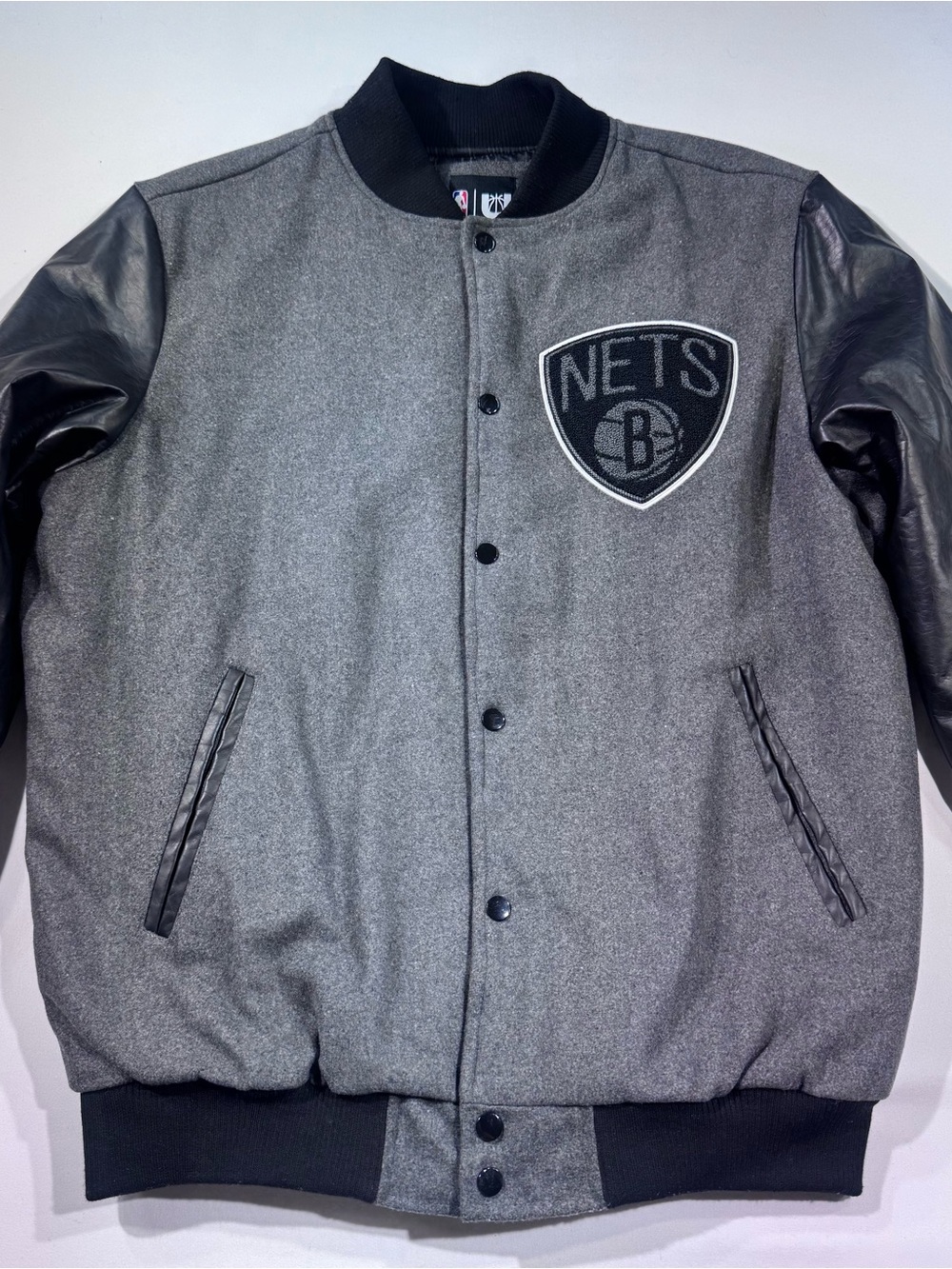 BROOKLYN NETS NBA Wool Blend Varsity Letterman Black/Gray Jacket, Size Large